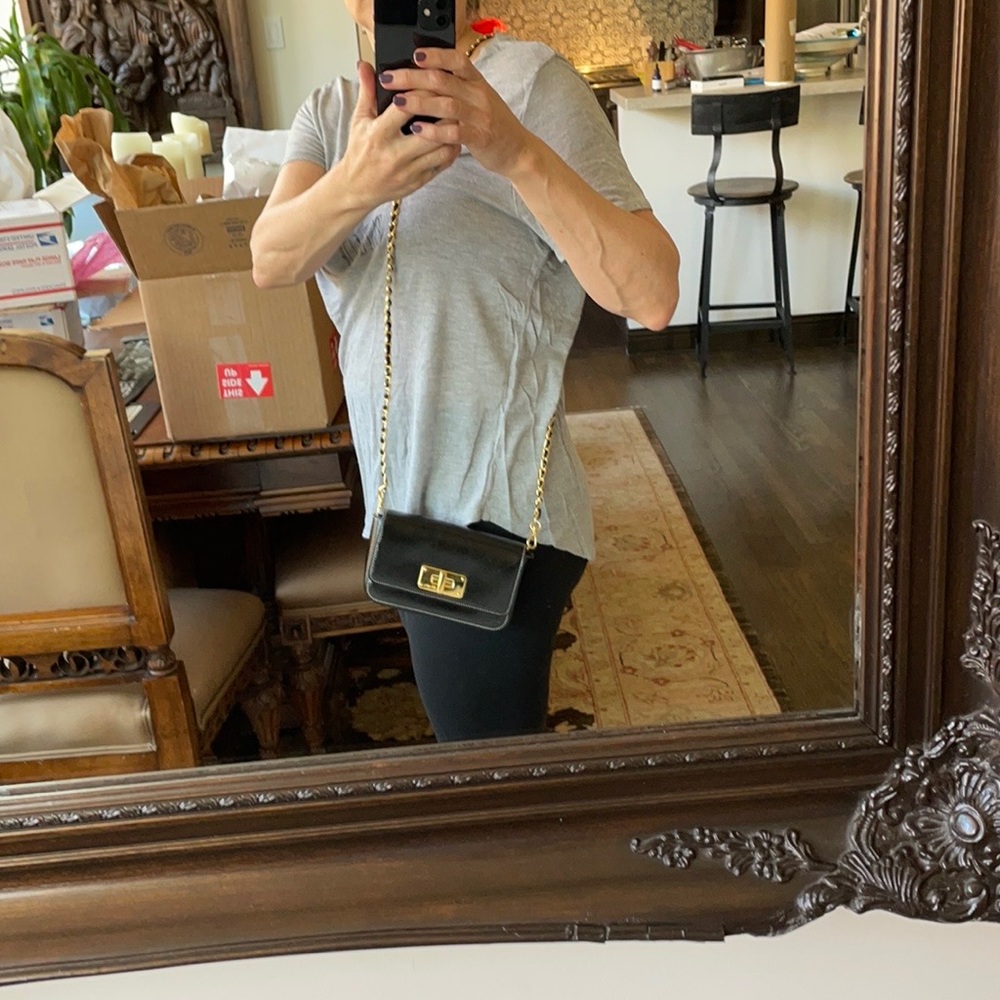 Stunning mini Prada leather cross body bag - Picture 2 of 12
